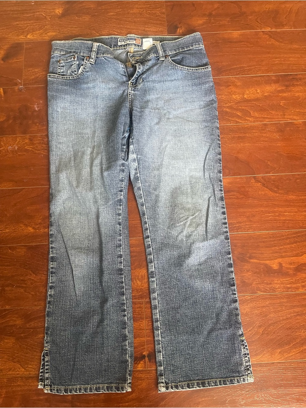 Old Navy Straight Leg Women's Jeans in Faded Blue Wash